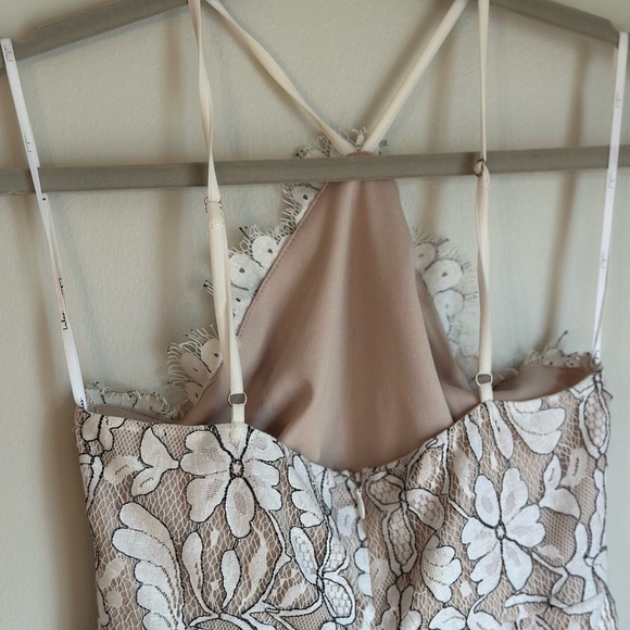 Lulu's Delicate Darling Beige & Ivory Lace Bodycon Dress Sz Medium Wedding Bride - Picture 6 of 10